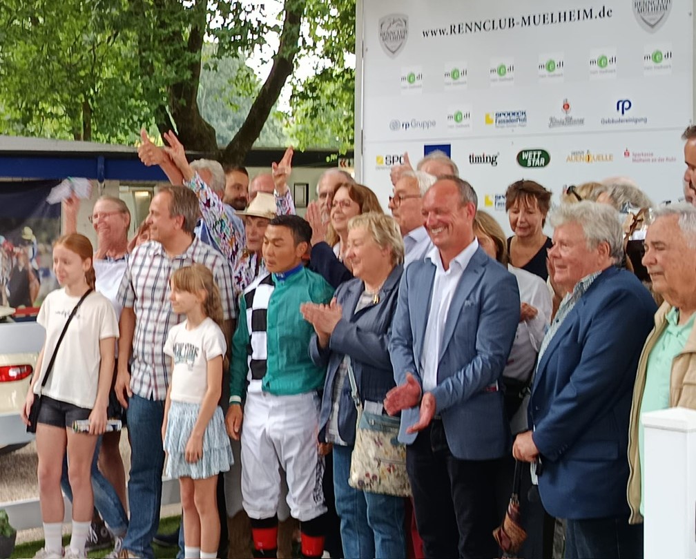 Gemeinsam macht vieles mehr Spass. z.B.  hier in D&uuml;sseldorf